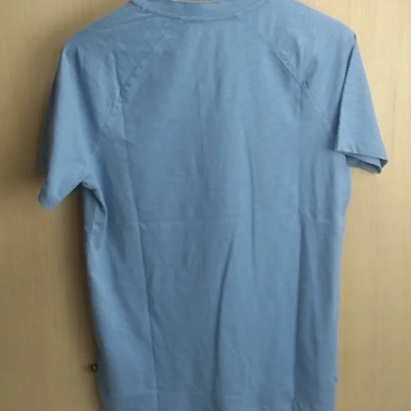 Mens Gap 3 button Henley tshirt in light blue size small - Picture 5 of 6